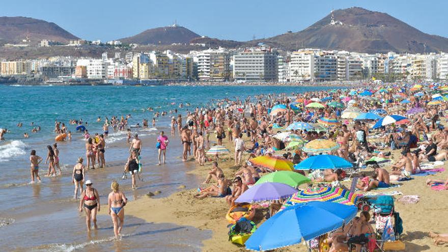 La playa de Las Canteras contará con wifi para los usuarios - La Provincia