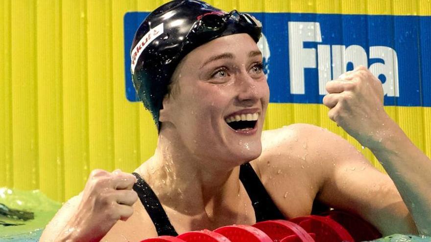 Mireia Belmonte, récord del mundo en piscina corta en 400 estilos