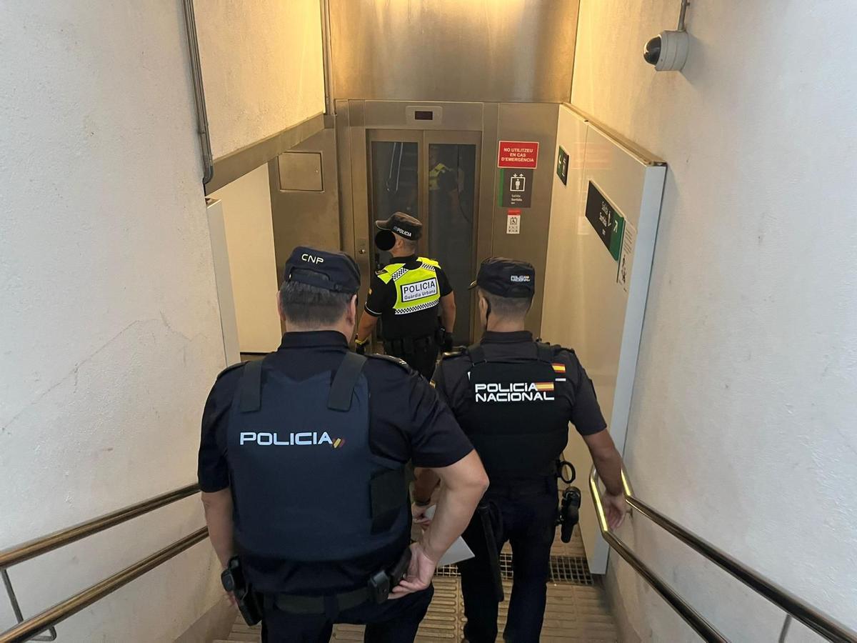 Imatges del dispositiu policial Tremall a Figueres