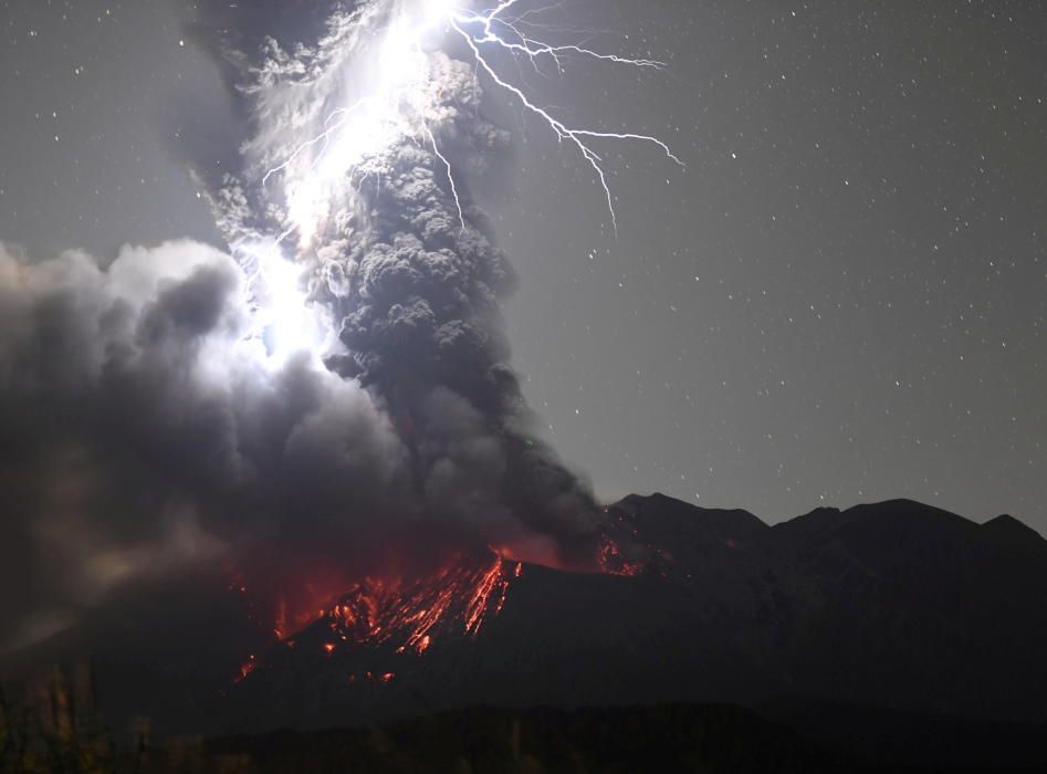 Volcanic lightning at Mount Sakurajima