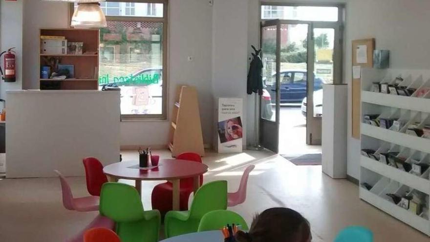 Carral reabre la biblioteca infantil tras ampliarla