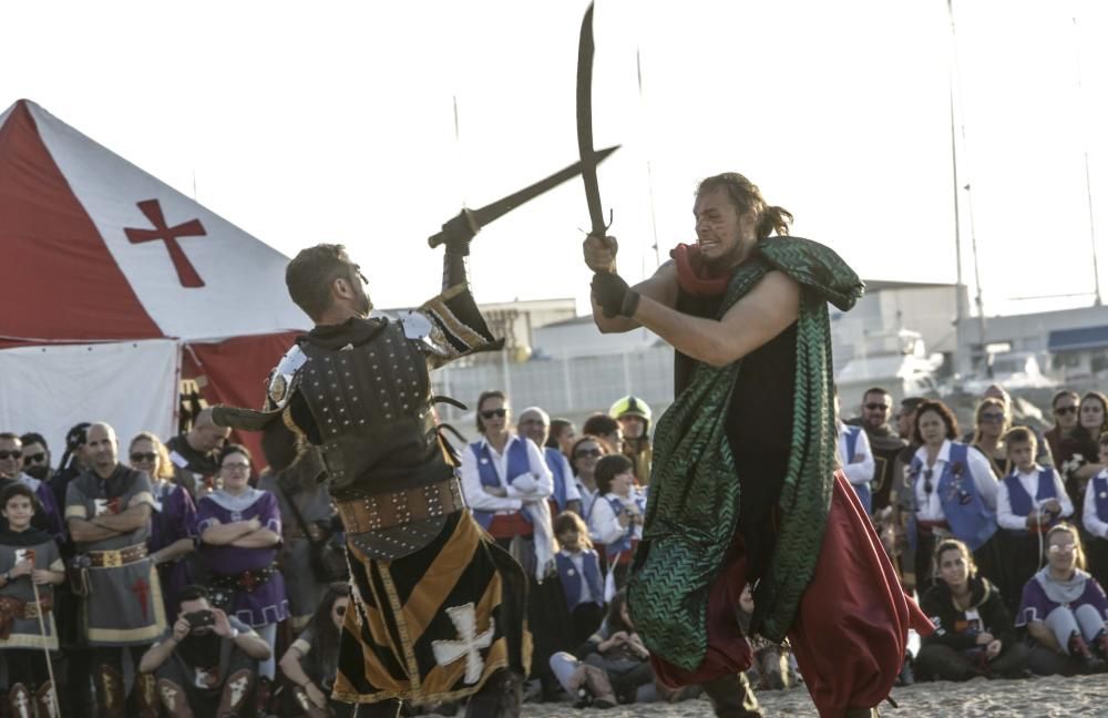 El Desembarco al amanecer da inicio a los Moros y Cristianos de El Campello