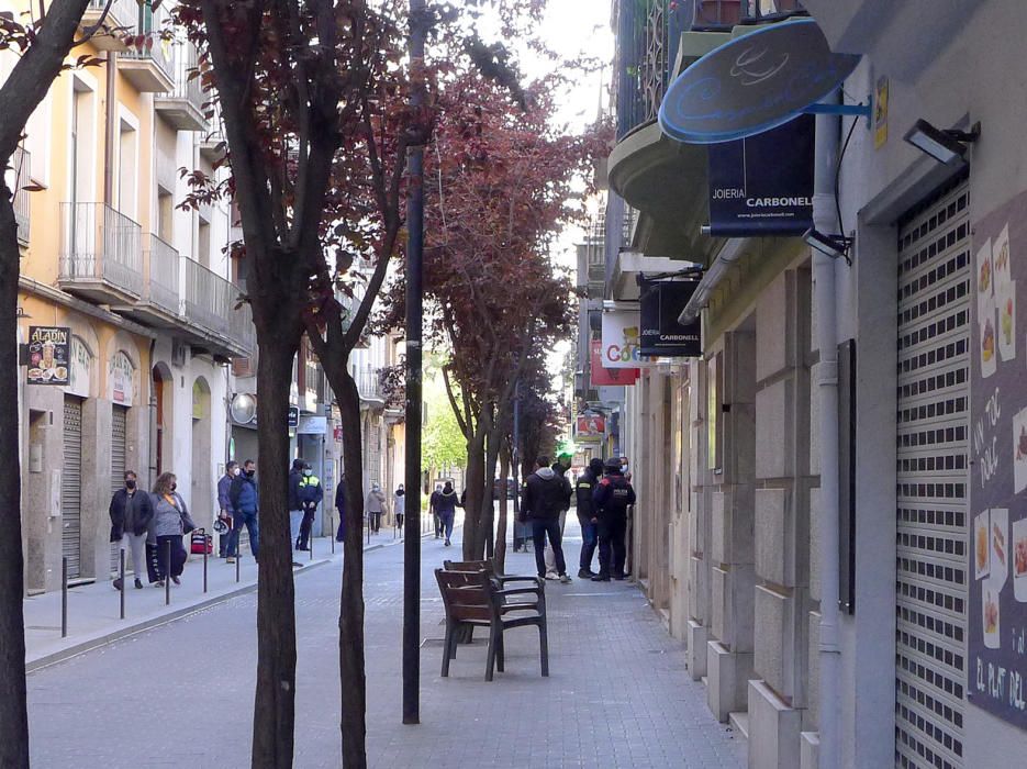 Operatiu antidroga en un carrer del centre de Figueres