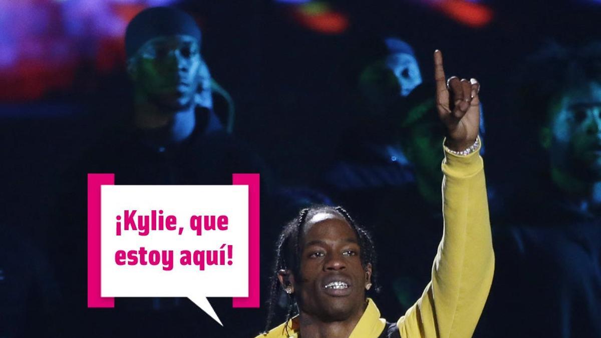 Travis Scott intentando llamar la atención de Kylie Jenner