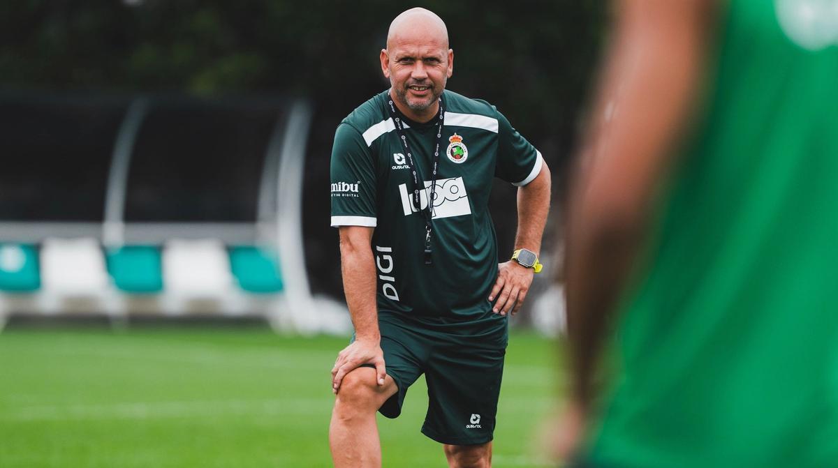 José Alberto López, entrenador y héroe del Racing de Santander.