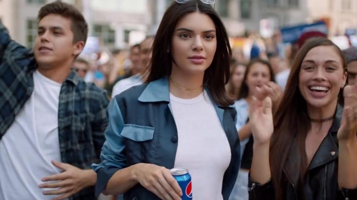 Kendall Jenner en el spot de Pepsi