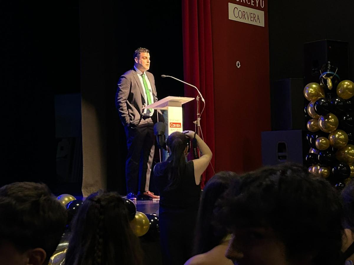 EN IMÁGENES: Así fue la despedida de los bachilleres del instituto Corvera