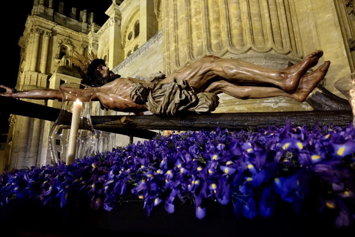 El Cristo de la Crucifixión accede a la Catedral