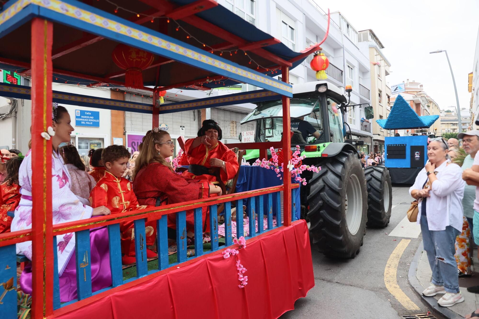 EN IMÁGENES: El desfile de carrozas por las fiestas del Carmen de Luancoi