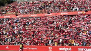 Afición del Nàstic de Tarragona en el Nou Estadi.