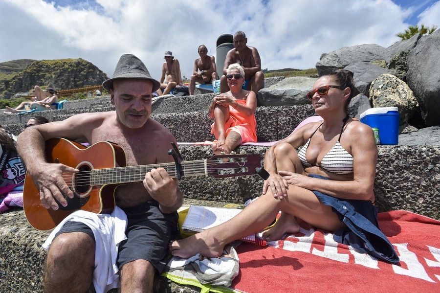 Jueves Santo en playas de la capital grancanaria