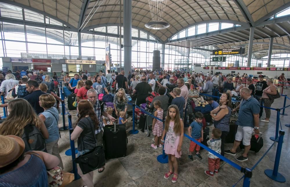 Jornada histórica en el aeropuerto de Alicante-Elc