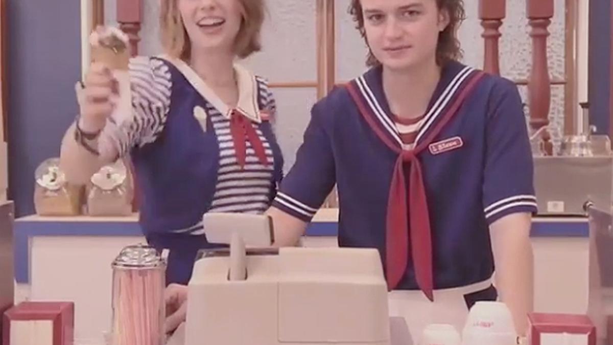 Maya Hawke y Joe Keery, caracterizados para el 'teaser' de 'Stranger Things'