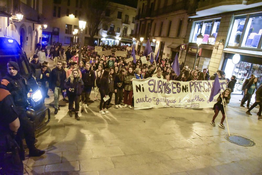 GALERIA | Manifestació feminista pel 8M a Manresa