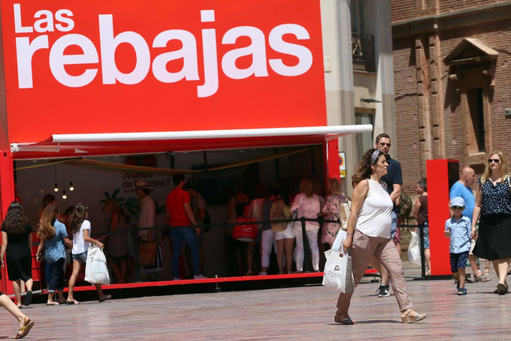 Comienzan las rebajas en Málaga.