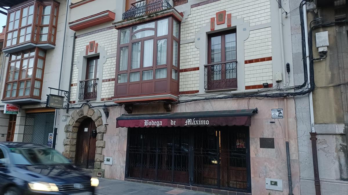 La Bodega de Máximo, en la calle Marquesa de Canillejas y cuyo edificio completo está a la venta.