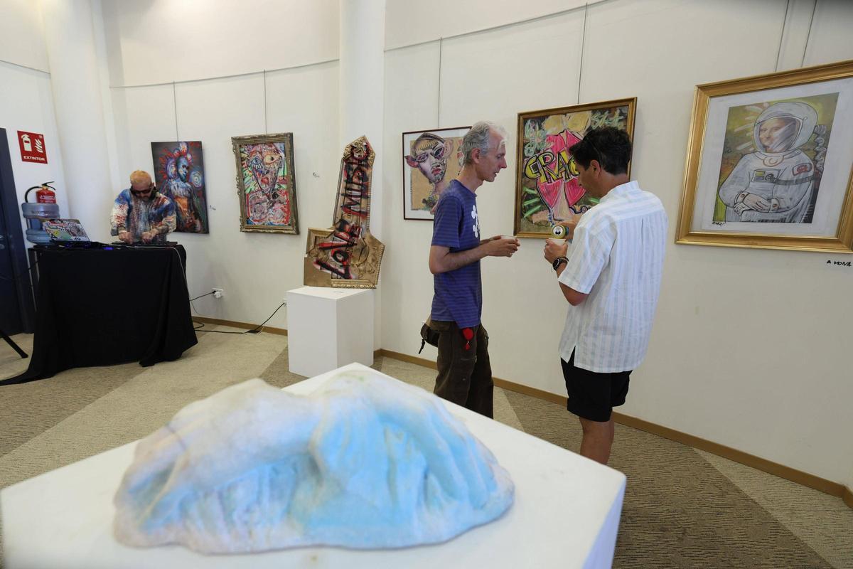 Mira todas las imágenes de la inauguración de la exposición del artista Boke en el Club Diario de Ibiza