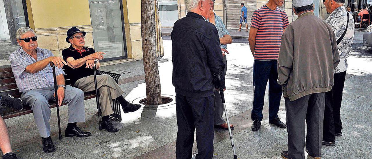 Los jubilados de Elche, Santa Pola y Crevillent cobran las pensiones más bajas del país