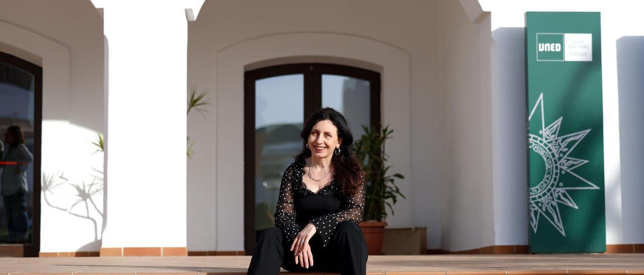 Judit Vega, directora de la UNED Balears en el centro de Ibiza