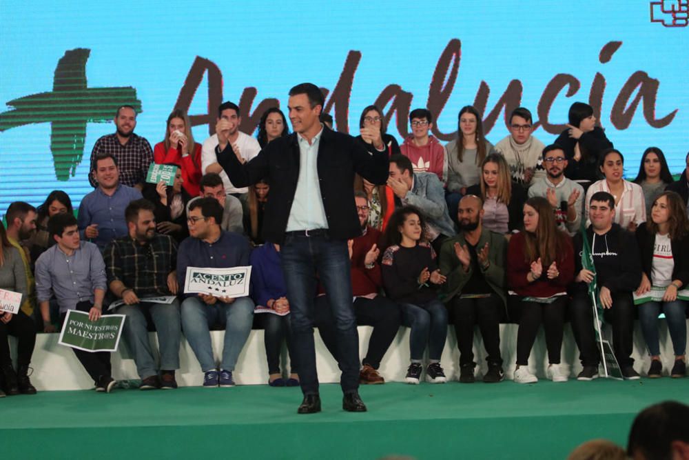 El presidente del Gobierno acompaña a la candidata a la reelección en Andalucía en un acto del PSOE-A a pocos días del final de la campaña electoral