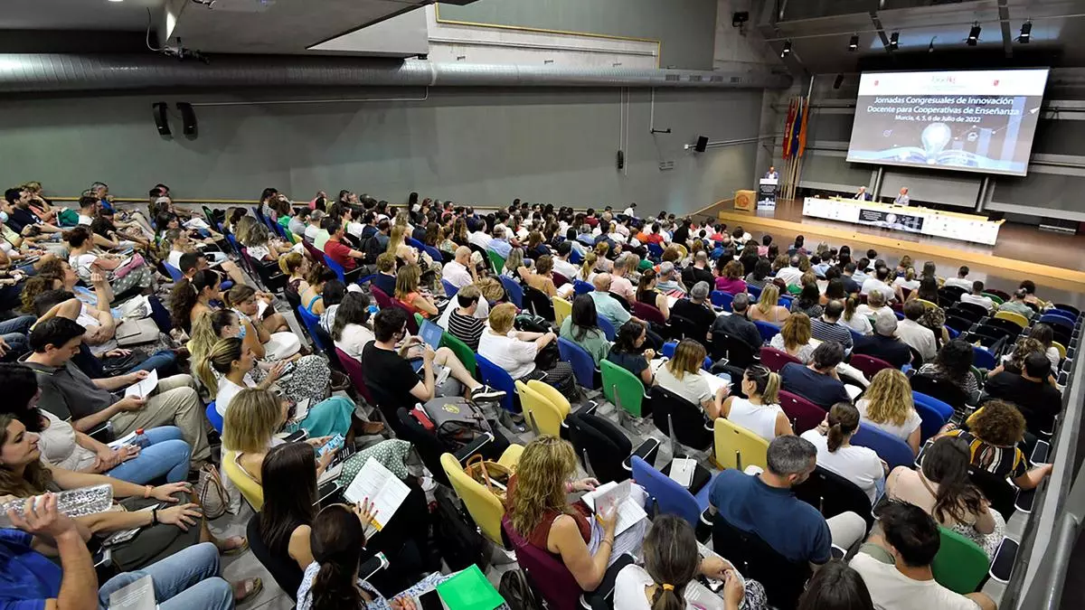 Más de 1.500 personas afrontarán los retos de la educación del futuro con Ucoerm