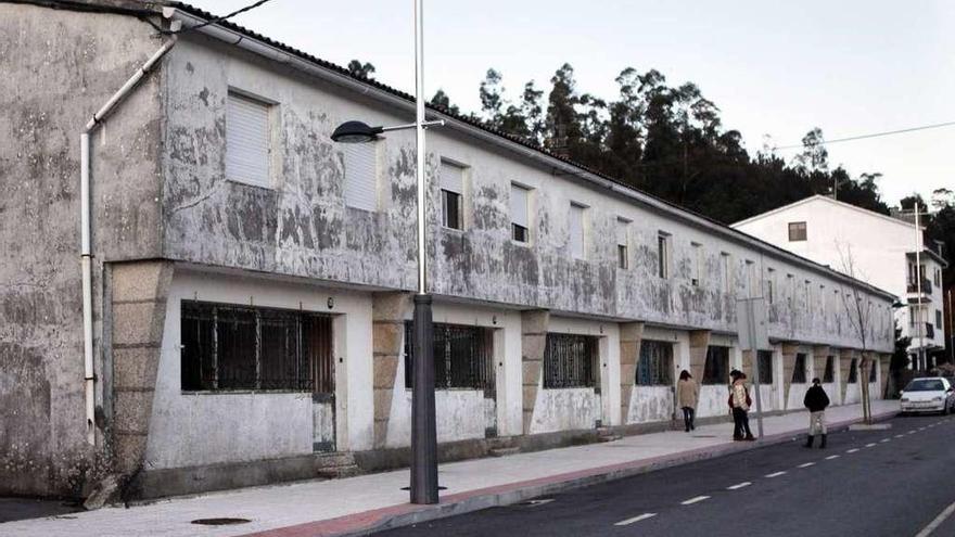 Imagen de archivo de las antiguas casas de maestros, cuya mejora se va a impulsar. // Bernabé / Luismy