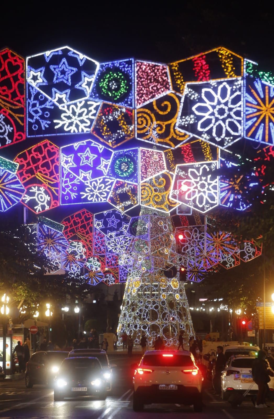 Así es el alumbrado oficial de Navidad en Alicante