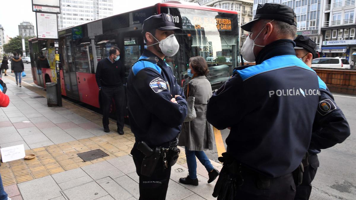 Más de 100 policías para vigilar los excesos nocturnos en A Coruña