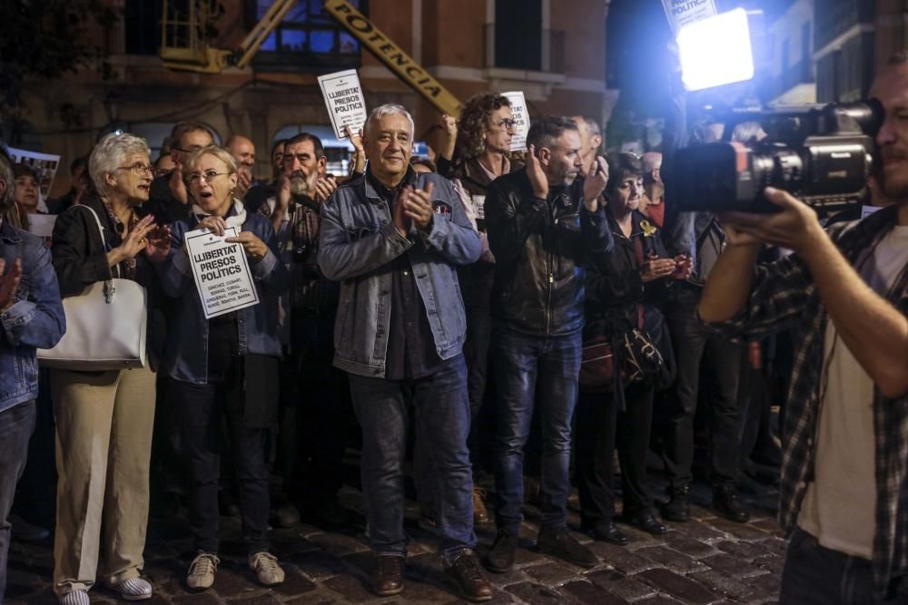 1.500 personas en contra de los “presos políticos” en Cort