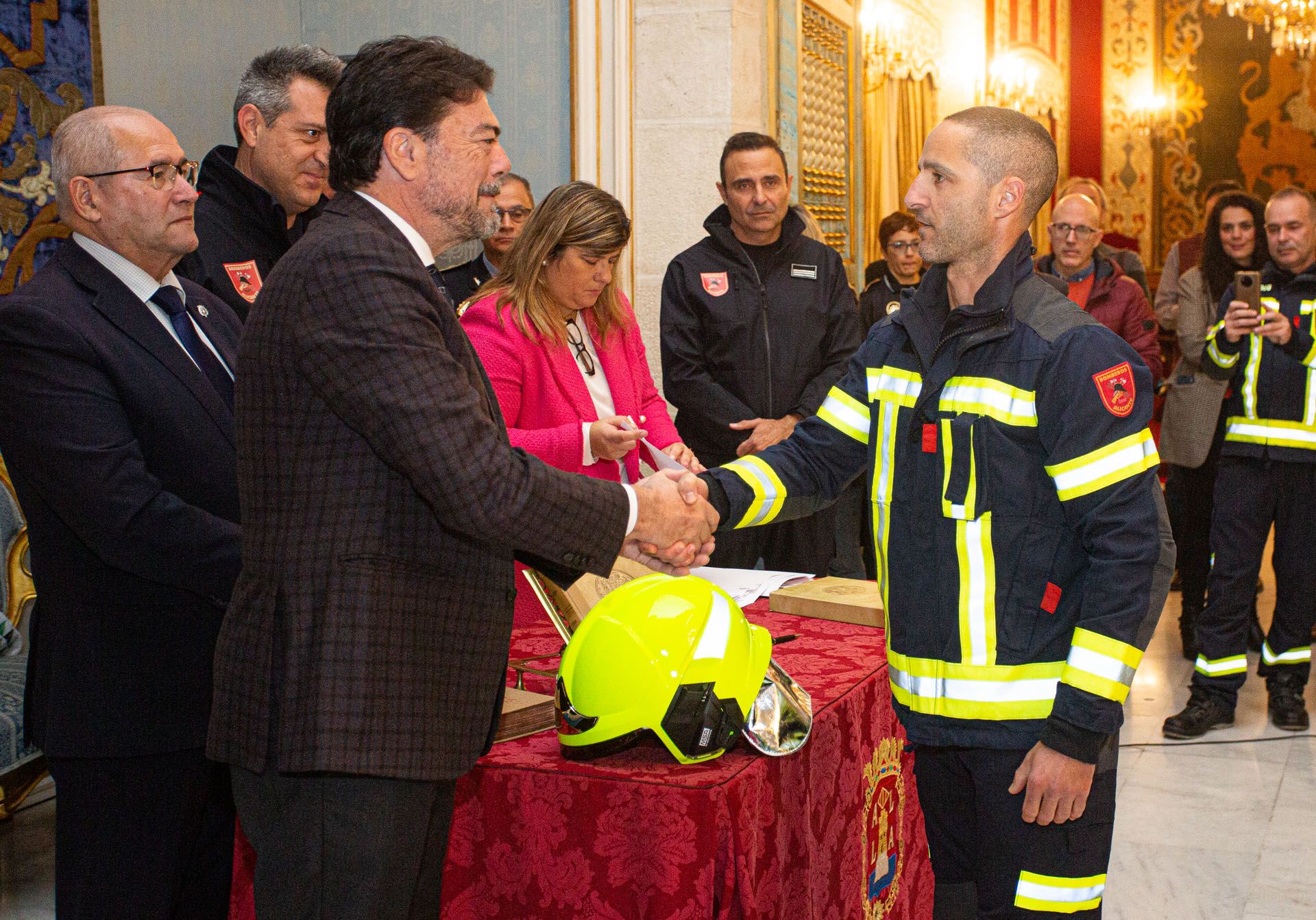 Toma de posesión de 22 Policías Locales y 15 Bomberos