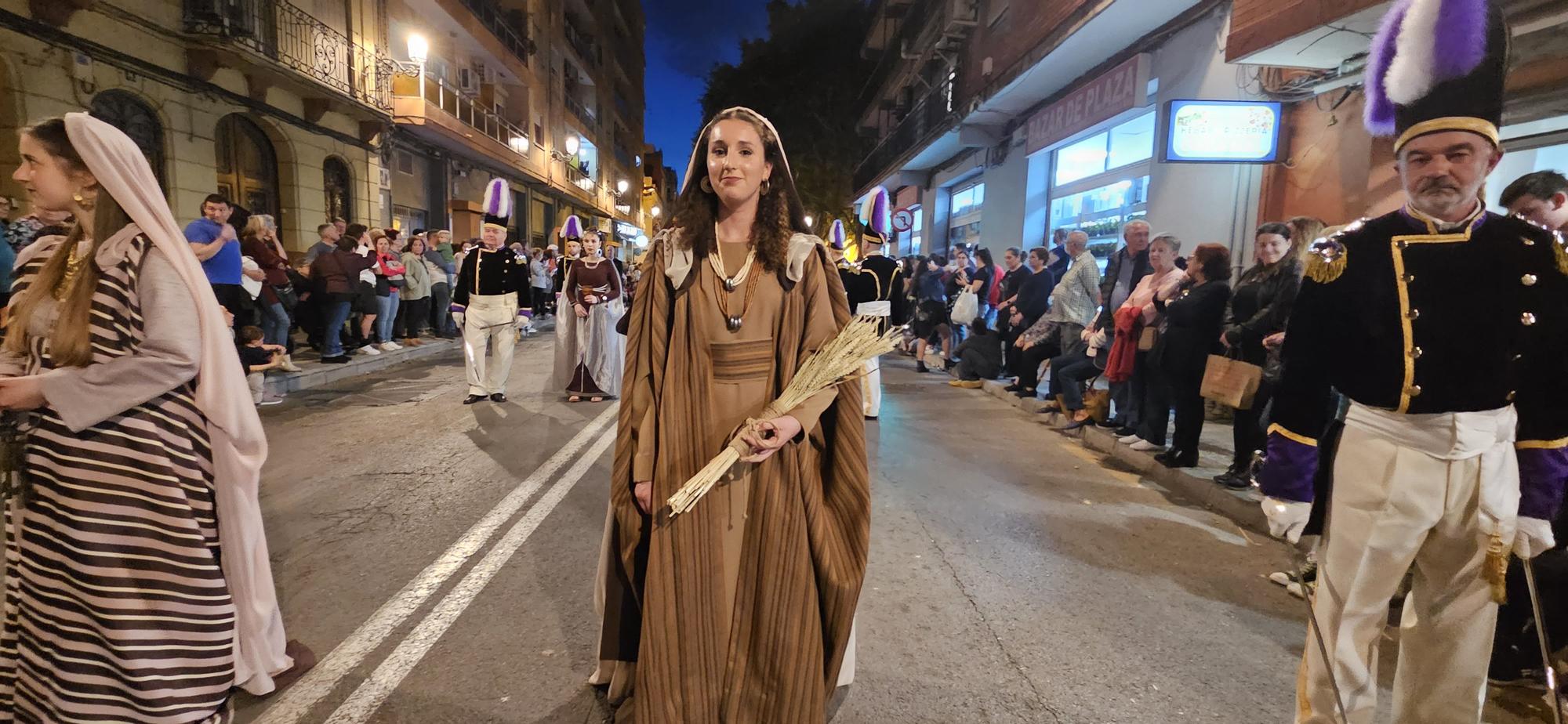 La Dolorosa del Cabanyal sale con escolta fallera