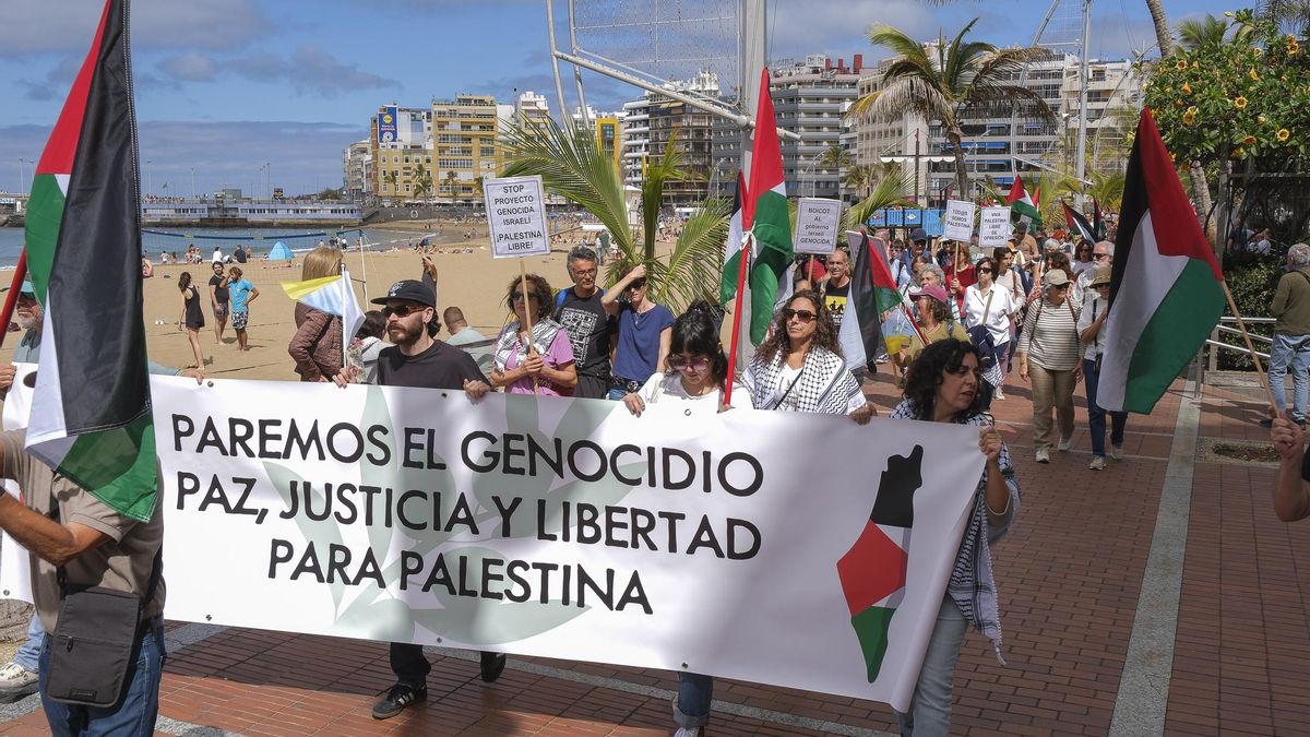 Manifestación a favor de Palestina en la avenida de Las Canteras.
