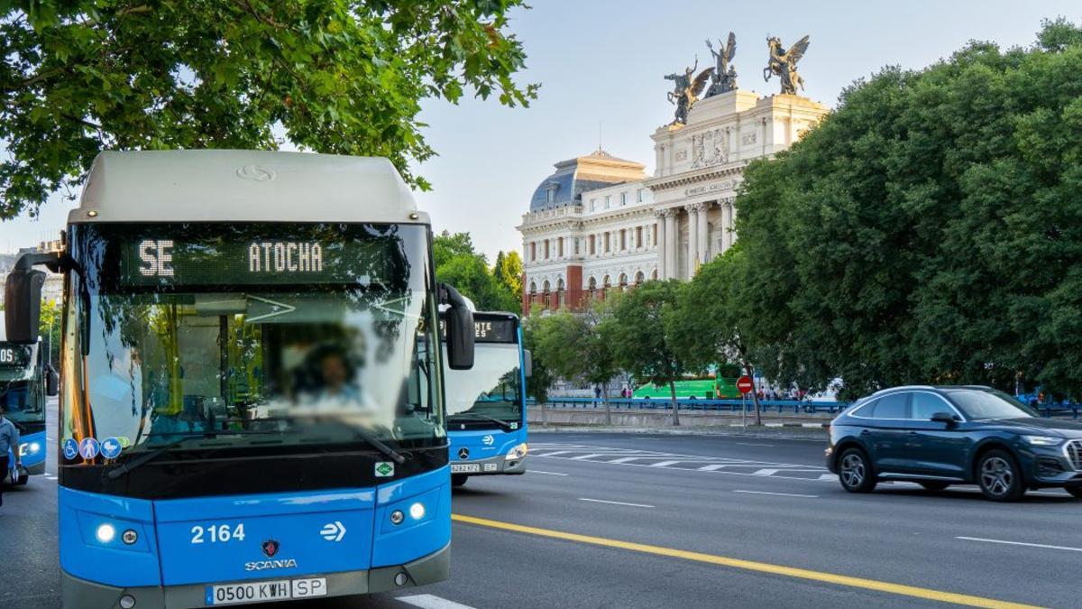 Autobús del servicio especial de EMT