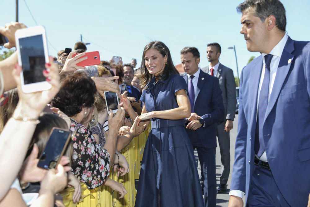 La Reina Letizia visita el IES Severo Ochoa de Elche.