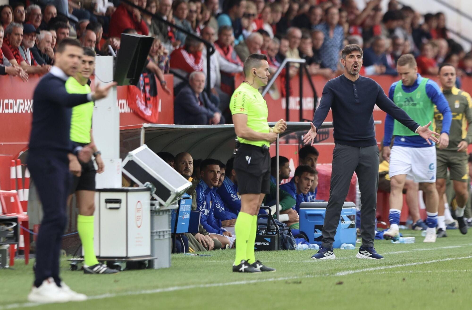 EN IMÁGENES: Ambientazo en el primer partido de la final por el ascenso a Primero entre Mirandés y Real Oviedo