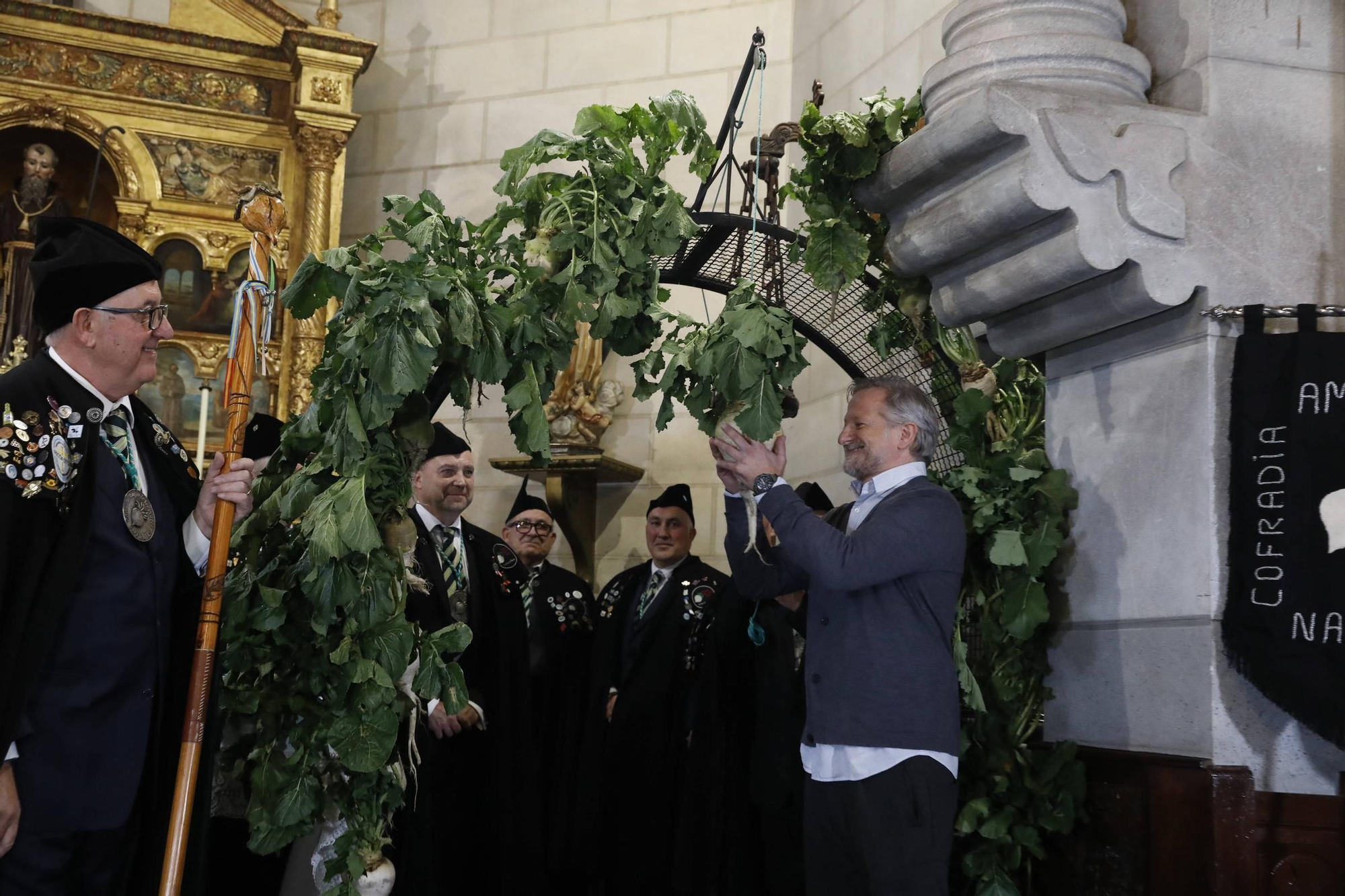 Así besó el nabo Leo Harlem: El capítulo de la Cofradía de Amigos de los Nabos, en imágenes