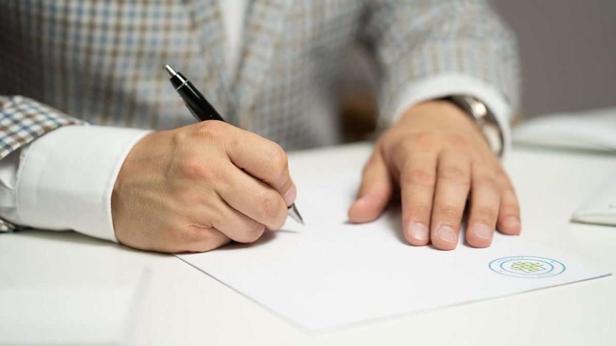 Diez cláusulas ilegales que puedes encontrar en tu contrato, según el abogado laboralista Ignacio de la Calzada