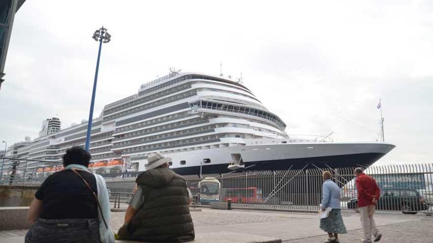 Más de 4.000 personas llegan a la ciudad en una doble escala de cruceros