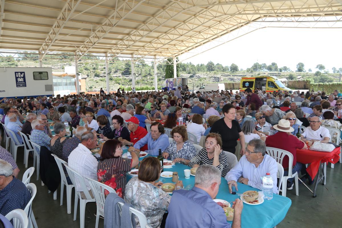 Jubilados en el recinto festivo de l'Alcora.