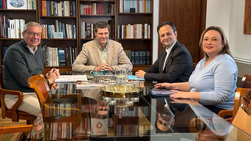 Córdoba (segundo por la derecha), durante la reunión en Palma. | CAIB