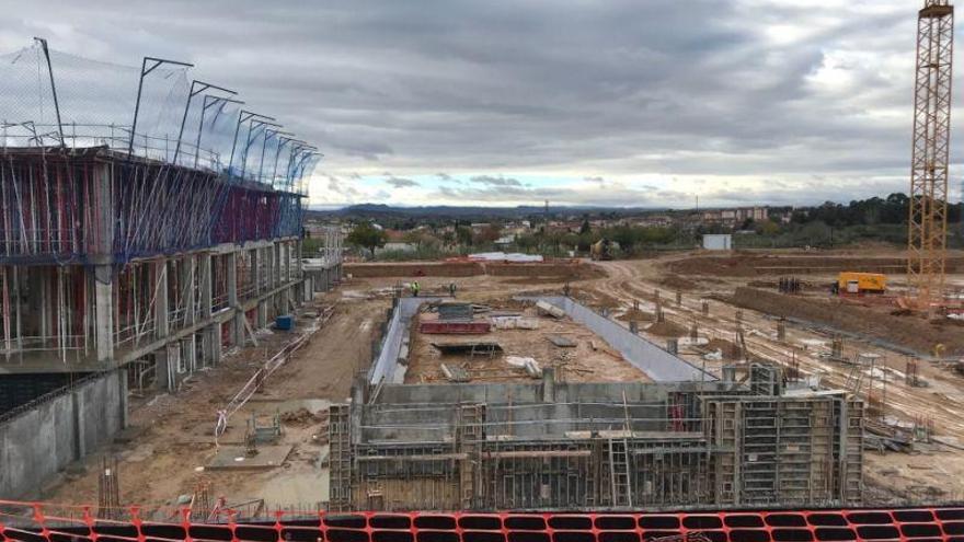 La UTE del hospital de Alcañiz hace varias propuestas técnicas al Salud para seguir con las obras