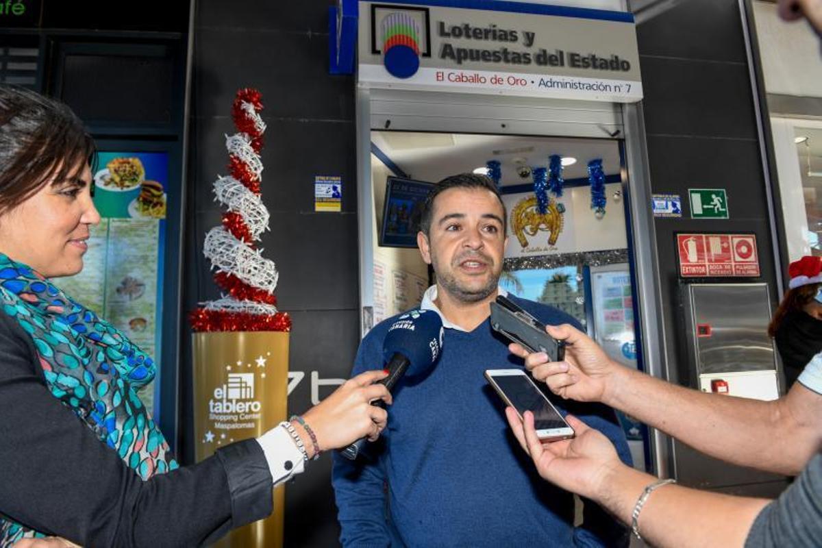 22-12-19  GRAN CANARIA. ZONA SUR. SAN BARTOLOME DE TIRAJANA. Seguimiento de la Loteria de Navidad en la Zona Sur, en la foto la Administracion de Loteria del Centro Comercial El Tablero que dio un 5º Premio. Fotos: Juan Castro.  | 22/12/2019 | Fotógrafo: Juan Carlos Castro