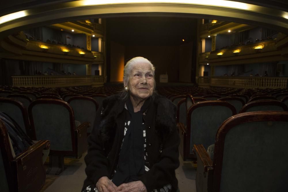 Lola Martínez, la trabajadora más antigua del teatro