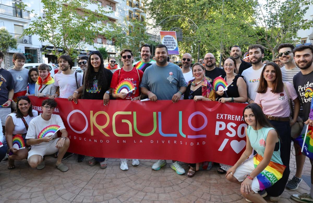 Diputados del PSOE en la manifestación del Orgullo 2026.