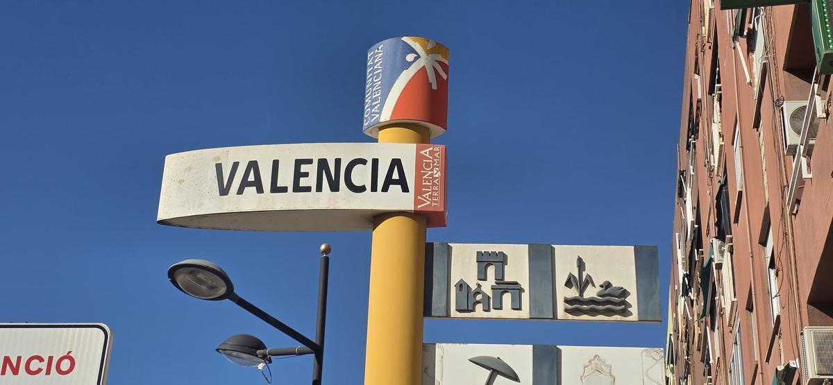 Rótulo de la ciudad en La Torre, sin acento
