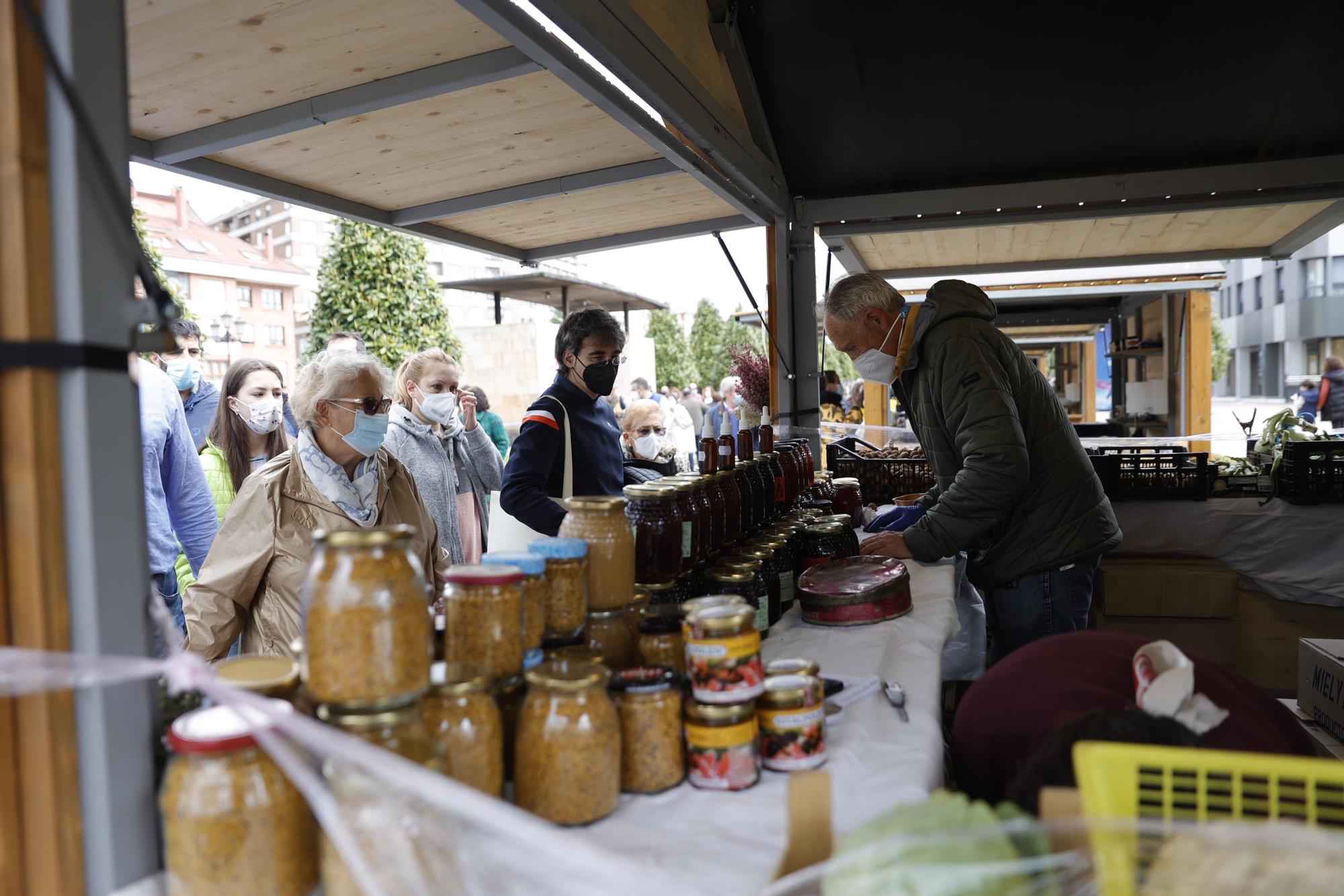 En imágenes: así fue la tercera jornada de la feria de la Ascensión en Oviedo