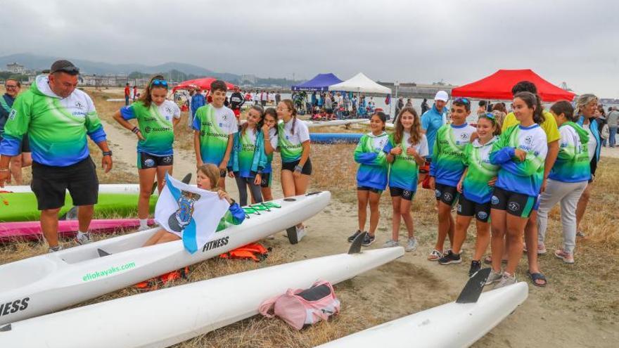 El Piragüismo A Illa se sube al podio en la prueba de Kayak de Mar de Vilagarcía