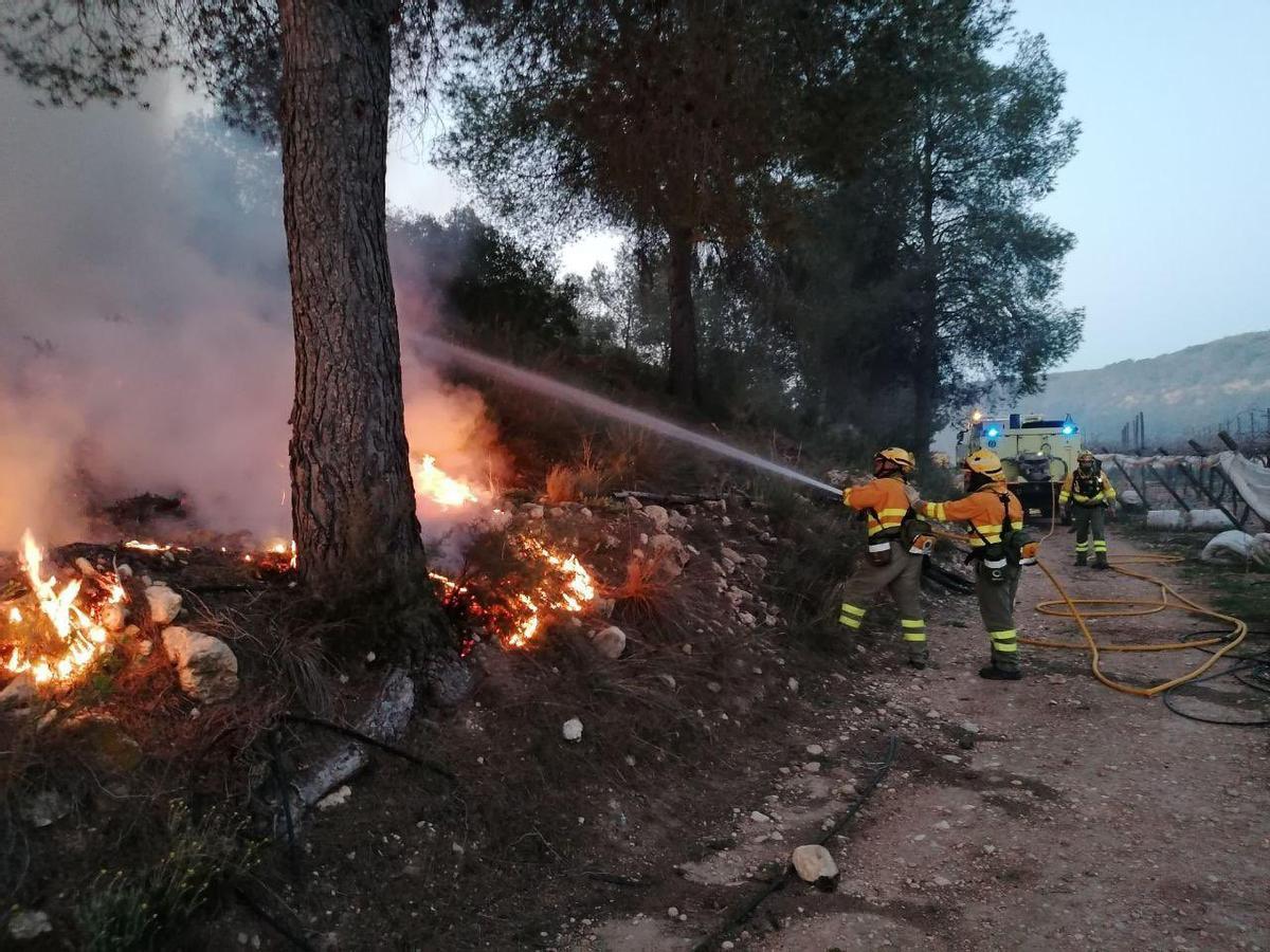 Intervención de los bomberos durante el incendio de Sierra Espuña.
