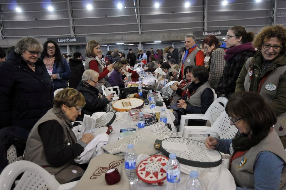 Encuentro de encajeras de bolillos en Mieres