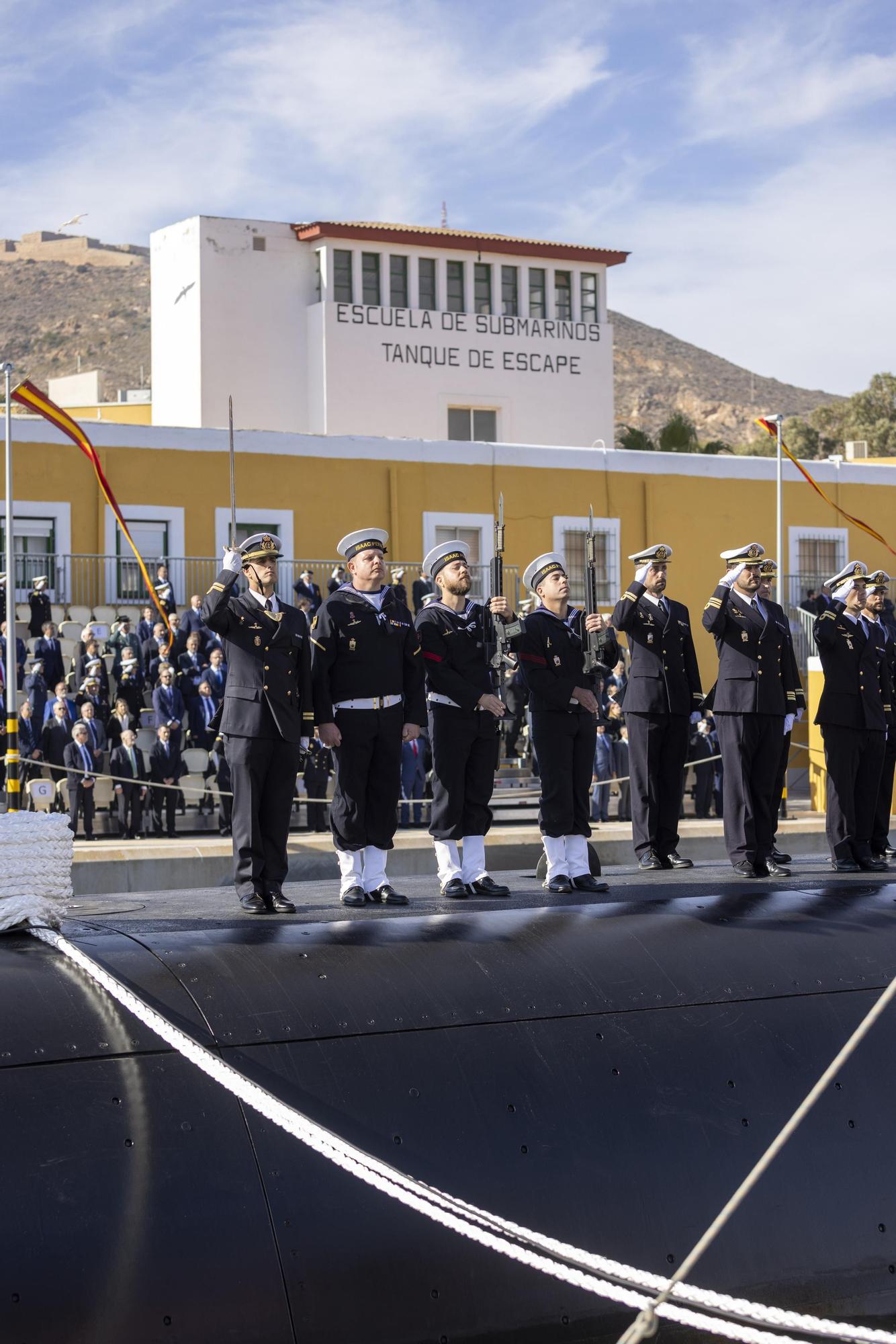 FOTOS: La Armada recibe el submarino S-81 de manos de Navantia